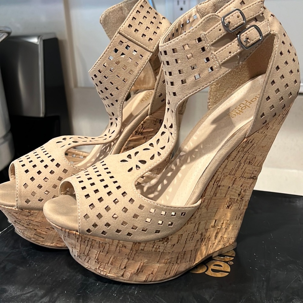 Women’s shoes